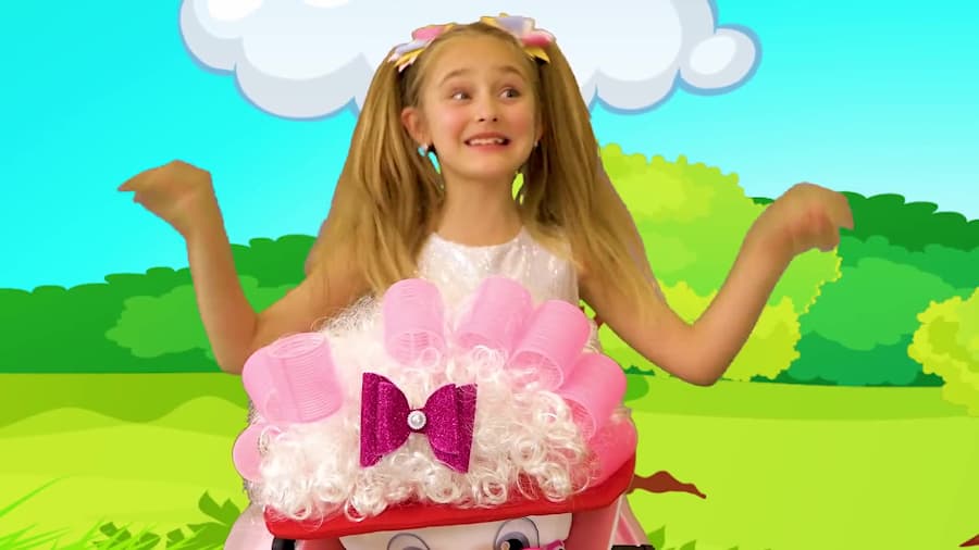 اسباب بازی ها و خانواده مهربان - پرنسس ساشا و سگ های نگهبان